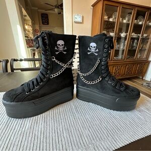 Lamoda Black Platform Lace-Up Boots with Skull Patch and Chain Detail